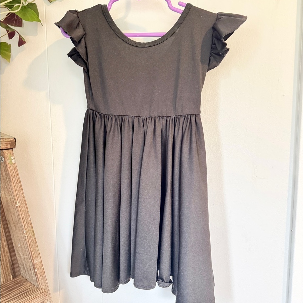 🖤 Dot Dot Smile Flutter Sleeve Empire Dress | Size 2T ✨